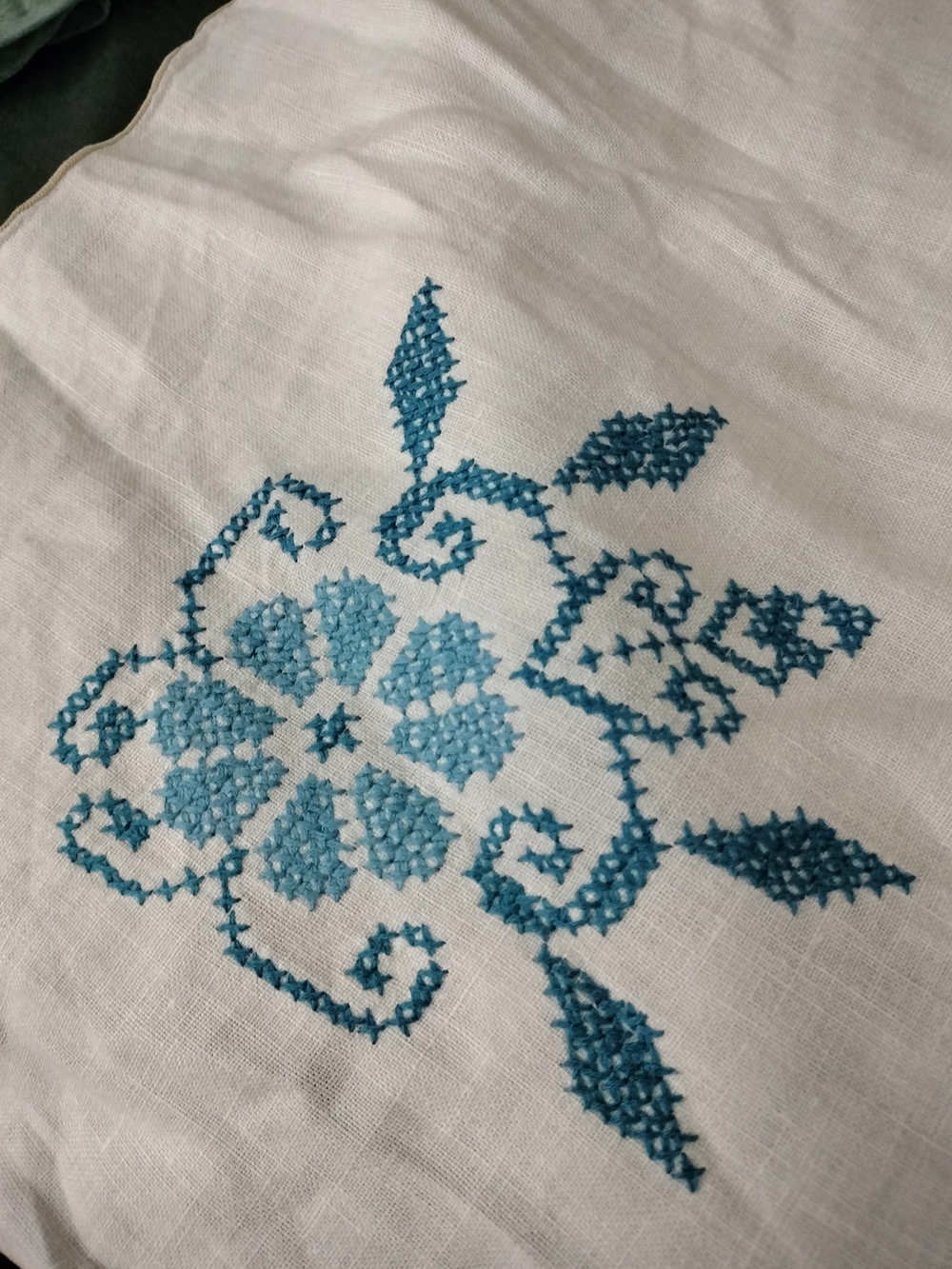 White Cotton Embroidered Tablecloth with  Blue Motif - Picture 3 of 5